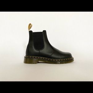Dr. Martens Vegan 2967 Felix Chelsea Boots